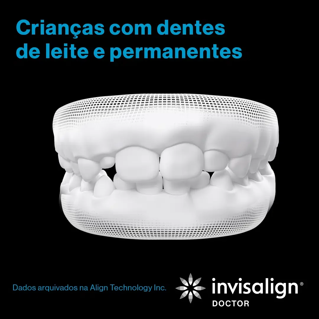 Crianças com dentes de leite e permanentes